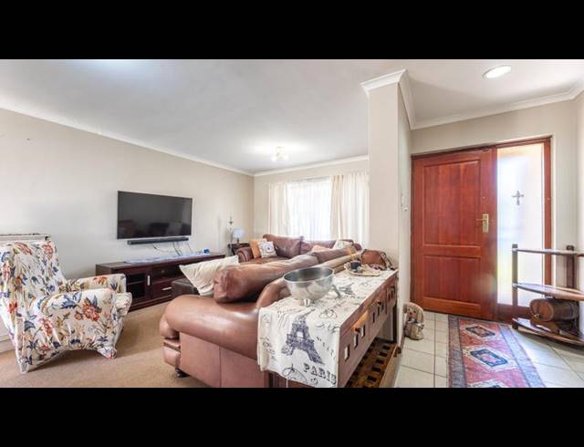 3 BEDROOM HOUSE FOR SALE IN BLOMMENDAL